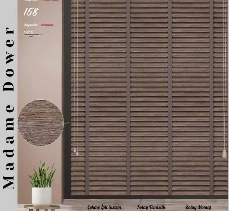 Patterned Wood Color Venetian Blind