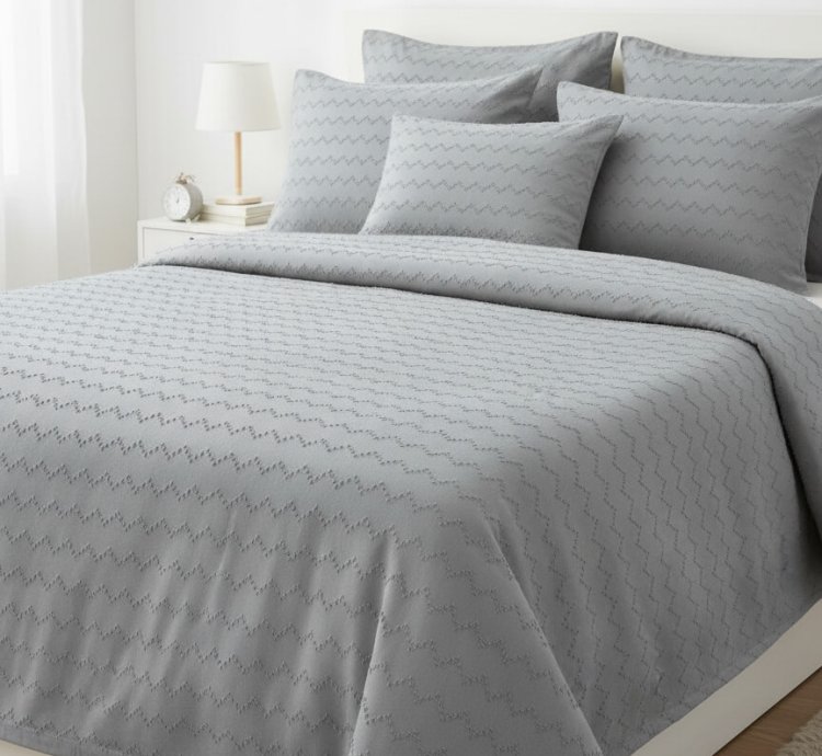 Waves Koleksiyon Gri Yatak Örtüsü Seti - 260x250 cm + 4 Yastık Kılıfı