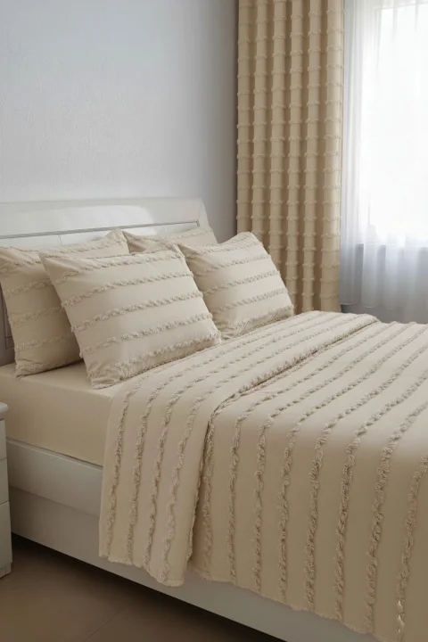 Copriletto Crema Scuro Collezione Wave | Completamente Personalizzabile e su Misura