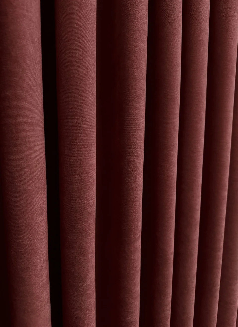 Cortinas de Terciopelo Suave Color Burdeos, Cortinas Lisas a Medida - Hechas a Mano Dimout